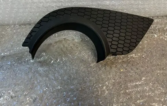 Rear bumper corner part panel trim
