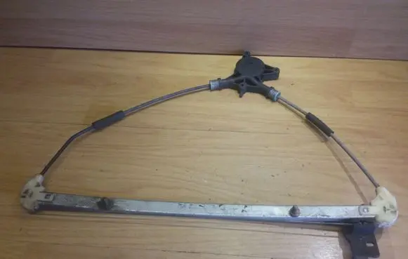 Mazda 6 Rear window lifting mechanism without motor