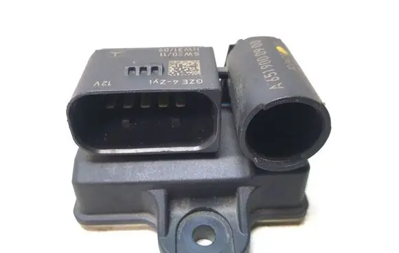 Mercedes-Benz E W212 Glow plug pre-heat relay A6519000900