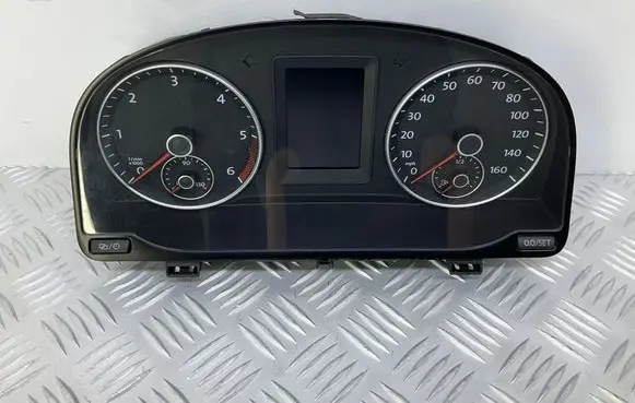 Volkswagen Touran II Speedometer (instrument cluster) 1T0920975G