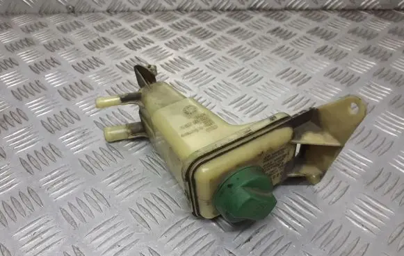 Audi A6 S6 C5 4B Power steering fluid tank/reservoir 8D0422373C