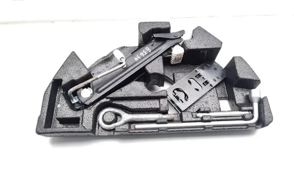 Mercedes-Benz C W203 Lift Jack A2035830415