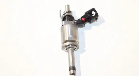 Nissan Qashqai Fuel injector H8201438013