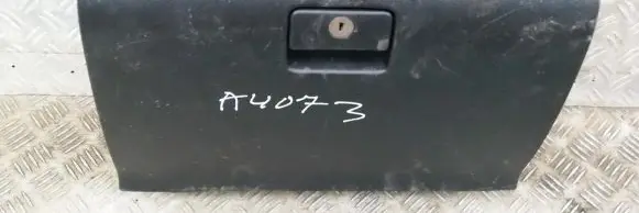 Toyota Corolla Verso AR10 Glove box