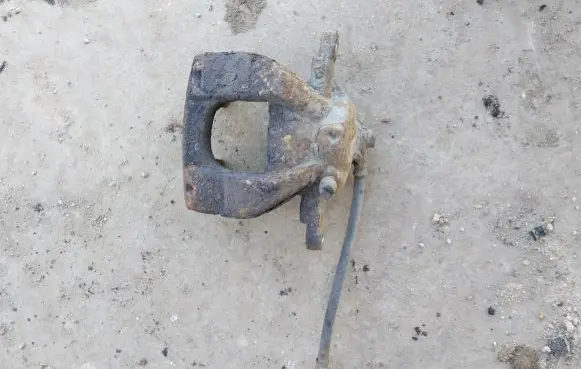 Toyota Verso Front brake caliper