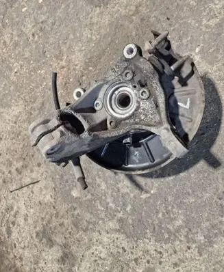 Volkswagen PASSAT B7 Front wheel hub