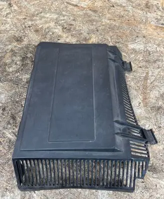BMW 5 E39 Air filter box cover 8379627 64318379627