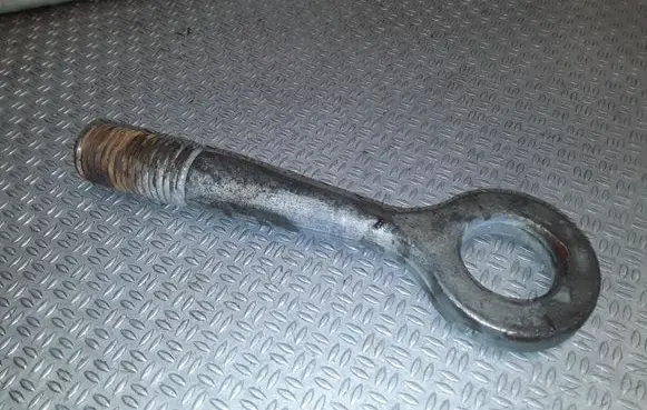 Iveco Daily 35.8 - 9 Towing hook eye 