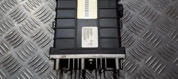 Volkswagen Golf II Engine control unit/module 443907403d 0280000734