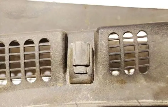 Skoda Octavia Mk2 (1Z) Windshield washer spray nozzle 