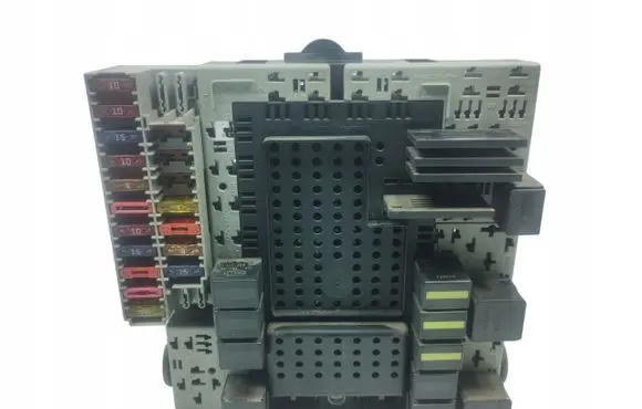 Volvo S80 Fuse box set 8676286