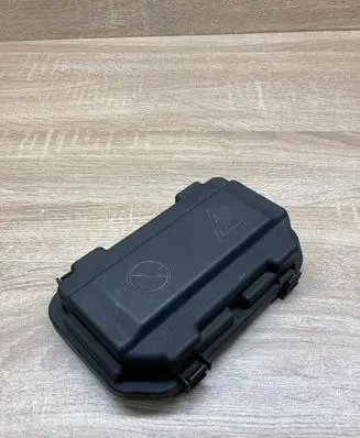 BMW 3 F30 F35 F31 Fuse box cover 9224872 106887