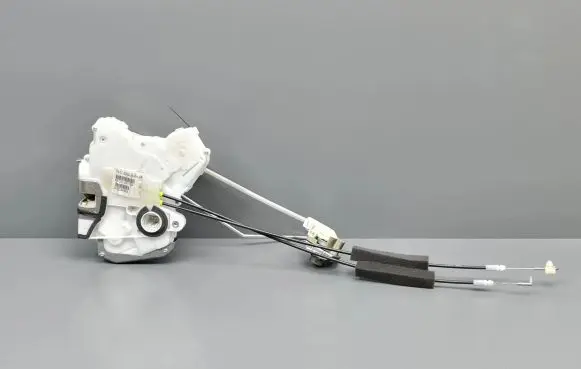 Honda CR-V Front door lock 72111SWAE1RHFR EUL0107170A SWAR1E23GHL