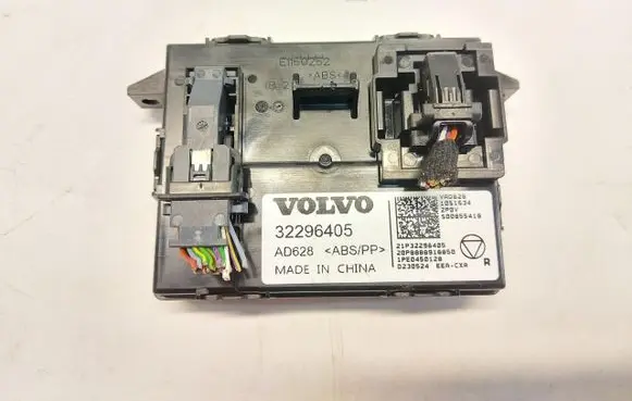 Volvo XC40 Other control units/modules 32296405JLK01