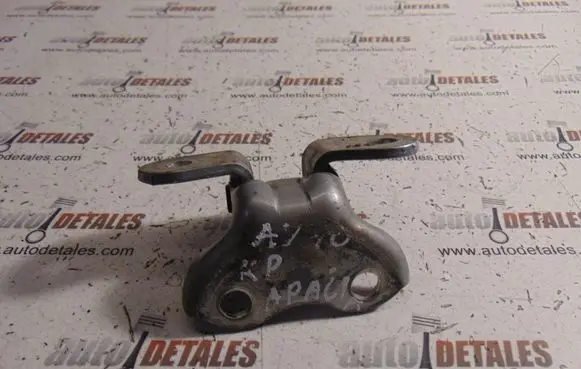 Toyota Avensis T270 Front door lower hinge 