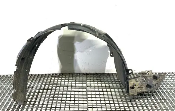 Front wheel arch liner splash guards