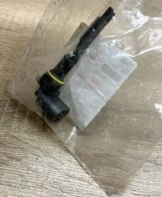 Opel Zafira C Coolant level sensor 13393366
