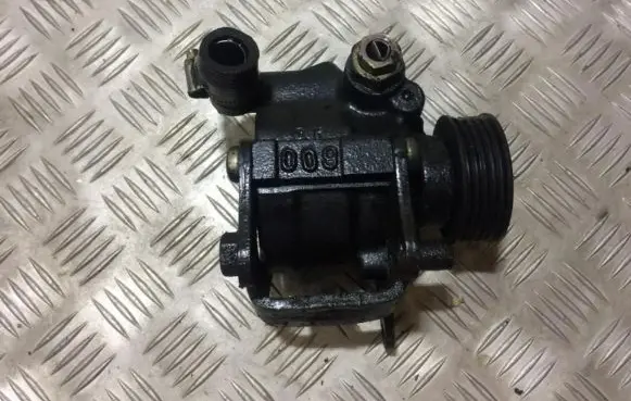 Ford Mondeo MK II Power steering pump 26025012