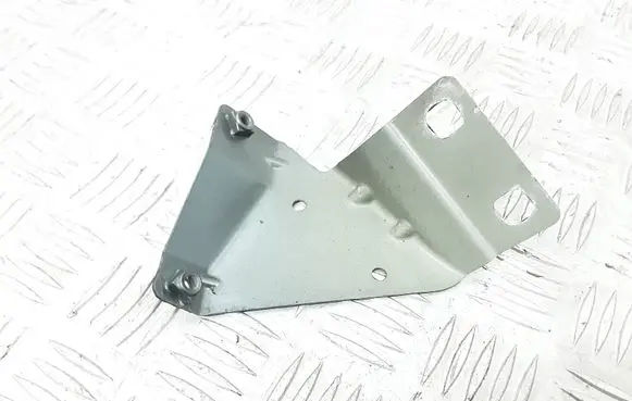 Seat Leon (5F) Fender mounting bracket 5F0821184B
