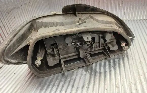 Peugeot 406 Rear/tail lights 9022
