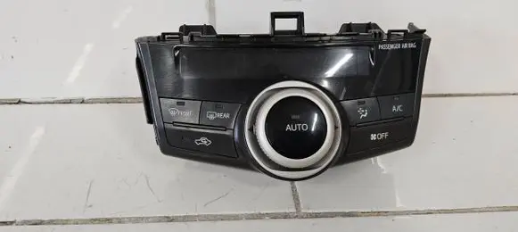 Toyota Prius+ (ZVW40) Climate control unit 5590047080 09P01 2370004050