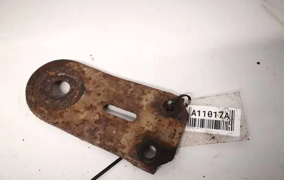 Ford Focus Engine mounting bracket 