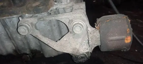 Audi A4 S4 B8 8K Engine mount bracket 8K0199343C