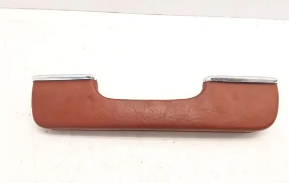 Front door interior handle trim