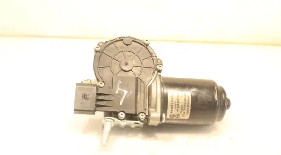 Skoda Fabia Mk3 (NJ) Wiper motor 443122389017