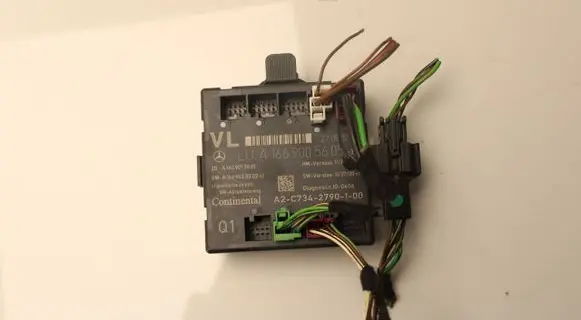Mercedes-Benz A W176 Door control unit/module A1669005605