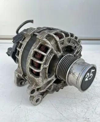 Volkswagen Jetta VI Generator/alternator 04E903025J