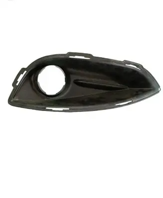 Chrysler Pacifica Front fog light trim/grill 68229007AA