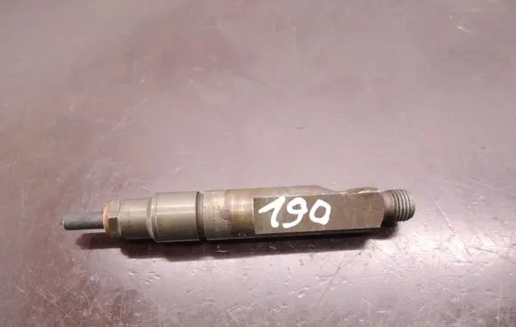 Audi A6 S6 C4 4A Fuel injector 046130201E D190