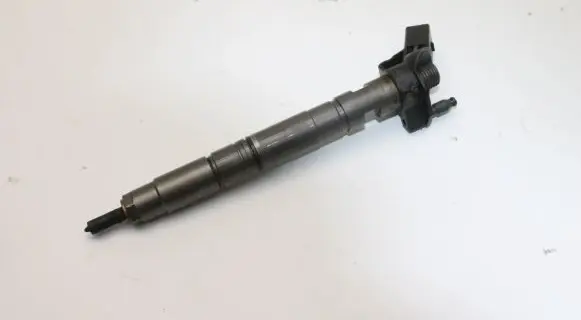 Audi A5 8T 8F Fuel injector 0445116008 059130277AP