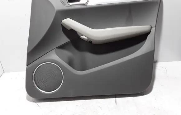 Audi Q5 SQ5 Front door card panel trim 8R1867104A