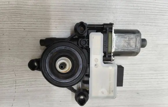 Audi Q2 - Rear door window regulator motor 5Q0959407D