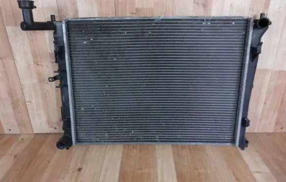 KIA Ceed Coolant radiator 253101H000