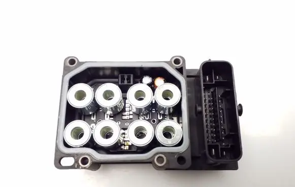 Skoda Fabia Mk2 (5J) ABS Pump 6R0907379C