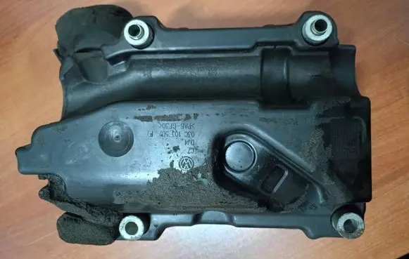 Volkswagen Golf IV Breather hose/pipe 