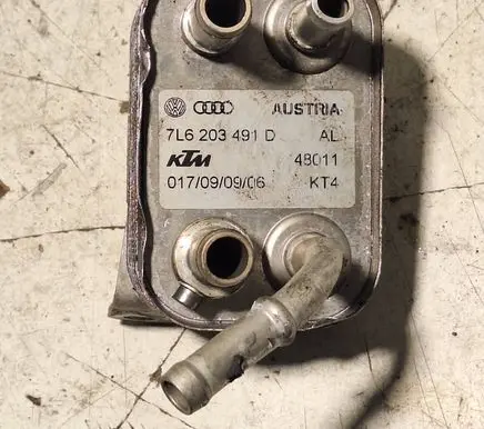 Audi Q7 4L Fuel cooler (radiator) 7L6203491D 48011 17009