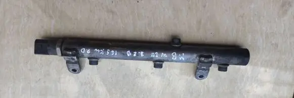 Mercedes-Benz E W211 Fuel main line pipe A6420700695 10017098 20054A