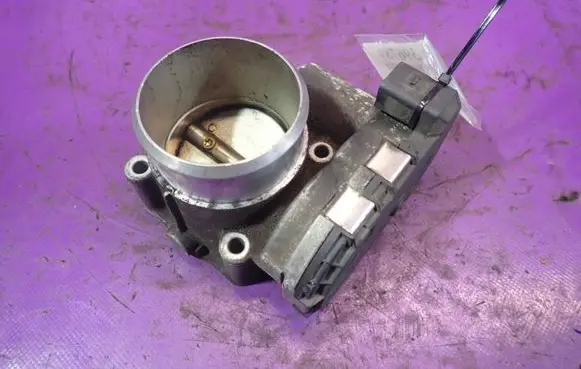 Audi A4 S4 B6 8E 8H Throttle body valve 06B133062M