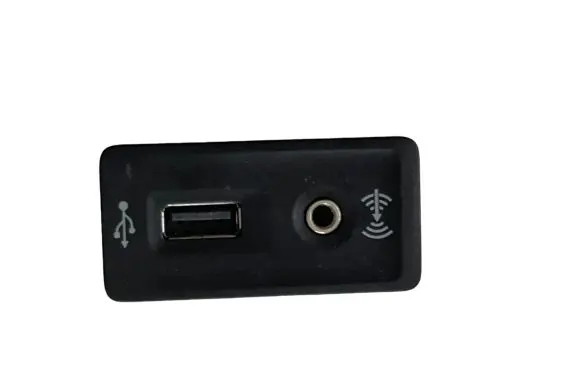 Volkswagen Golf VII USB socket connector 5G0035222F