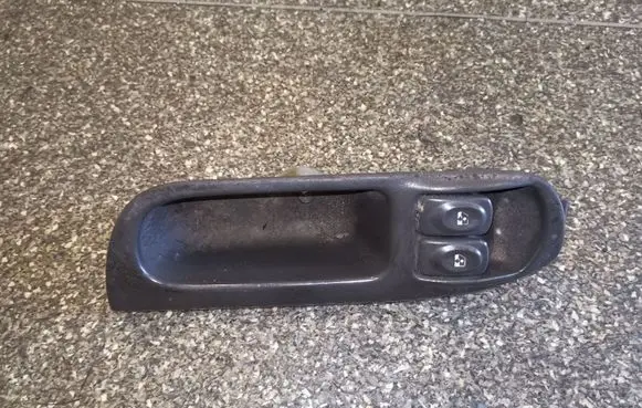 Renault Scenic I Electric window control switch 7700431172