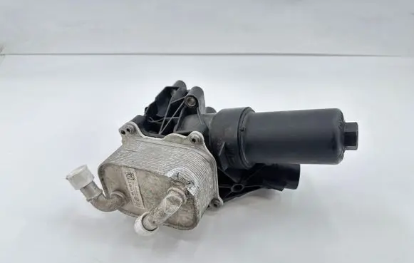 Volkswagen Golf VIII Oil filter mounting bracket 05L117021C