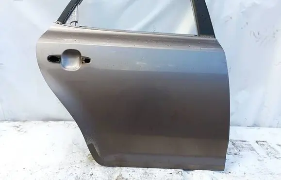 KIA Ceed Rear door