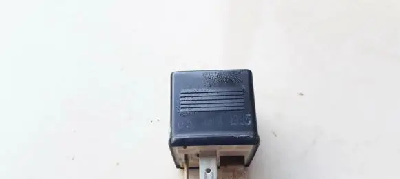 Audi A6 S6 C4 4A Other relay 899556 443951253S