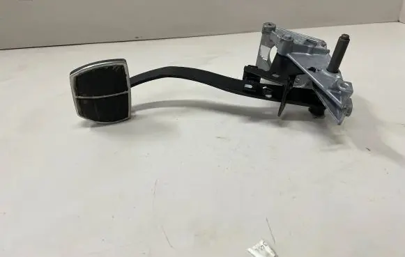BMW X3 E83 Brake pedal 2229128 3331164