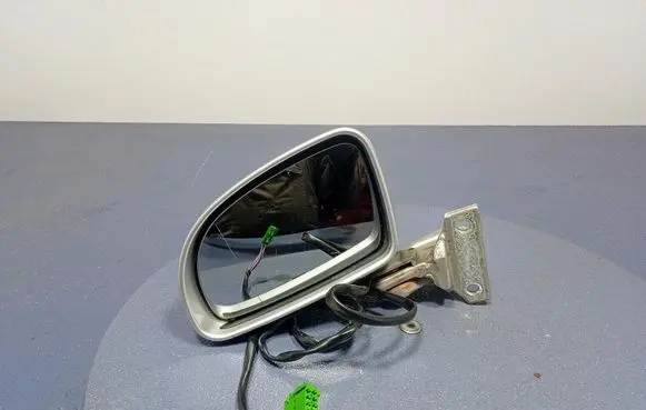 Volkswagen New Beetle Front door electric wing mirror 