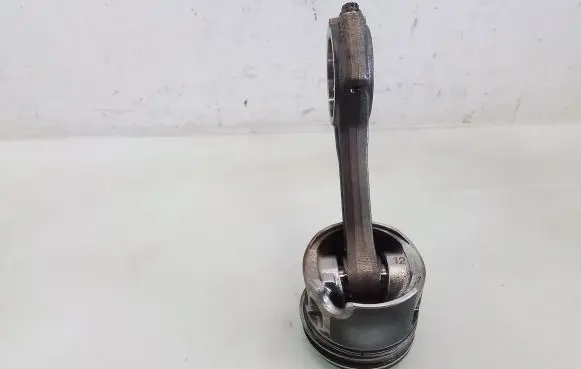 Skoda Octavia Mk2 (1Z) Piston with connecting rod